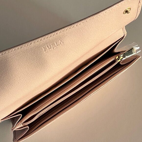 Brand new with tags Furla extra large bifold wallet in light pink leather - Picture 3 of 5